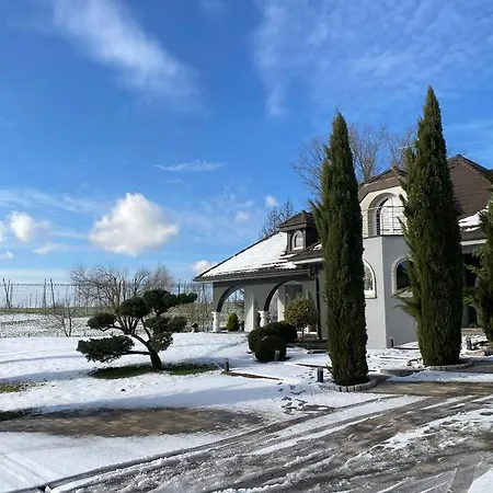 Villa Victoria 67 *