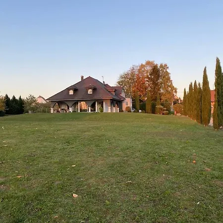 Victoria 67 Villa Batzendorf