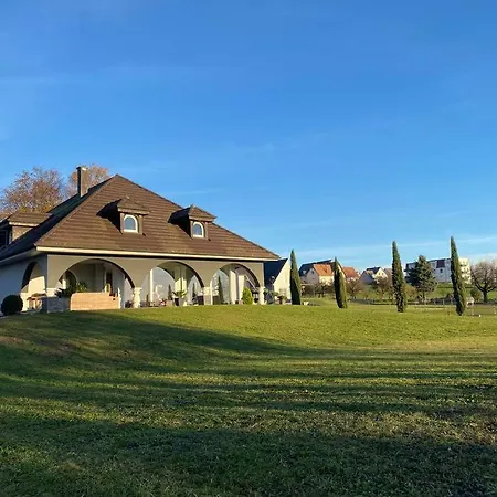 Victoria 67 Villa