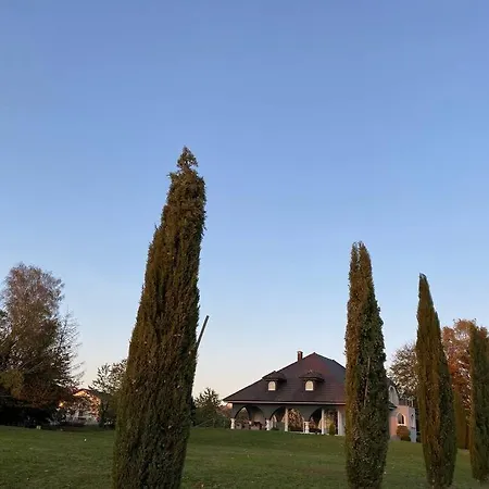 Villa Victoria 67 *