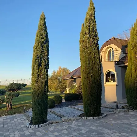 Victoria 67 Villa