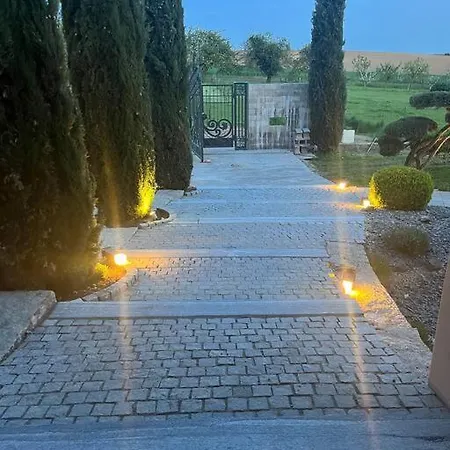 Villa Victoria 67 *