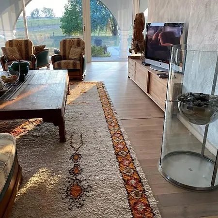 Villa Victoria 67 *
