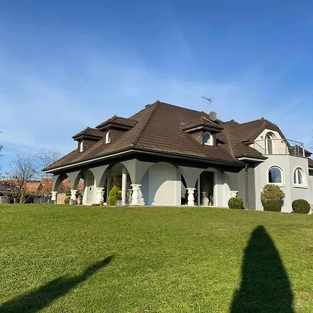 Victoria 67 Villa